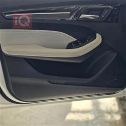 ئێم جی 5 پڵەس